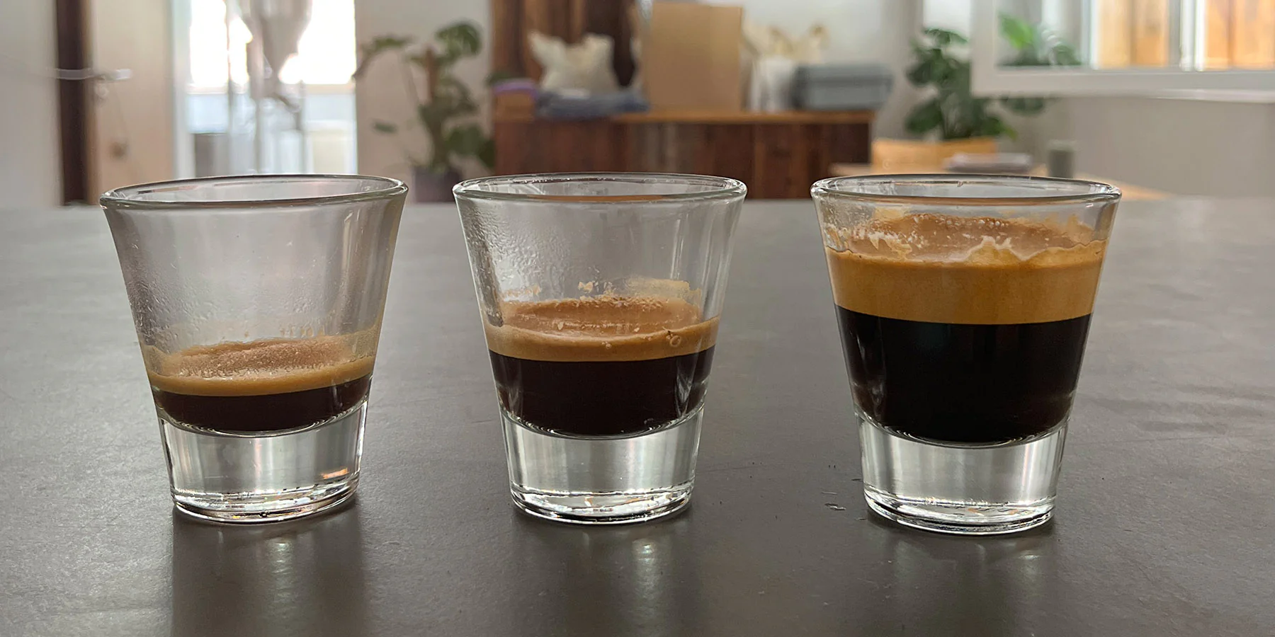 Espresso, ristretto, lungo e americano a confronto in tazza